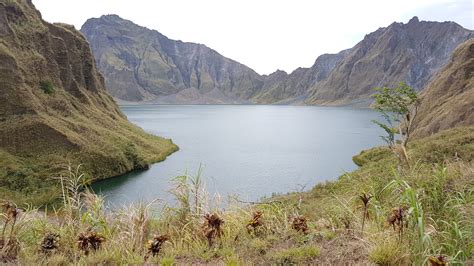  Guidebook to the Philippines: Unveiling Hidden Gems and Culinary Adventures: An Artistic Journey through Filipino Landscapes and Flavors